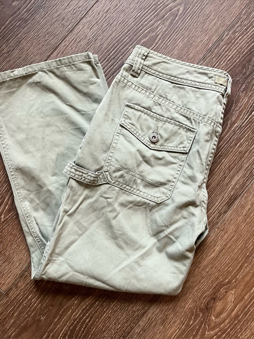 Green cargo pants